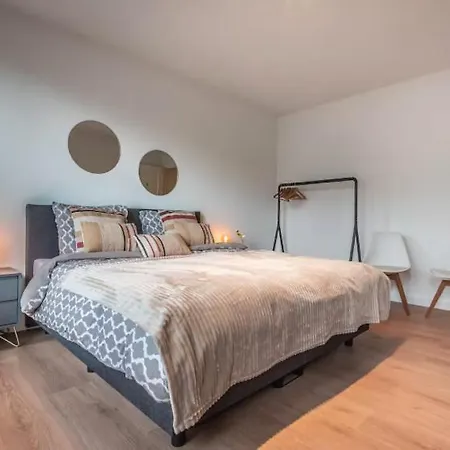 Apartment De Tulp Luxury - Free Parking!